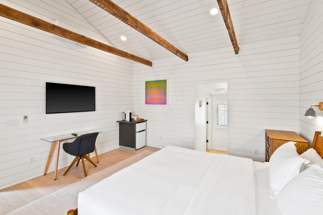 Boutique Room Steps From Downtown Mall Rose Jean Room 3 Charlottesville Eksteriør bilde