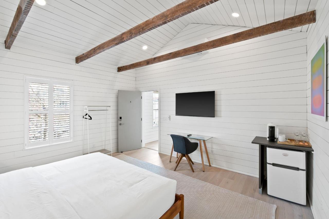 Boutique Room Steps From Downtown Mall Rose Jean Room 3 Charlottesville Eksteriør bilde