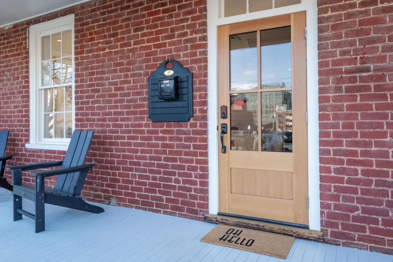 Boutique Room Steps From Downtown Mall Rose Jean Room 3 Charlottesville Eksteriør bilde